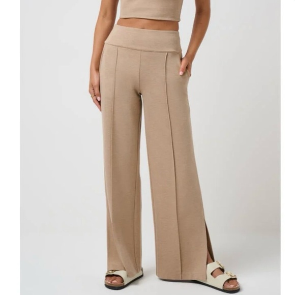 NWT Travis Matthews Women’s Two Piece Set TANK & PANTS ONLY - SMALL - Picture 5 of 8